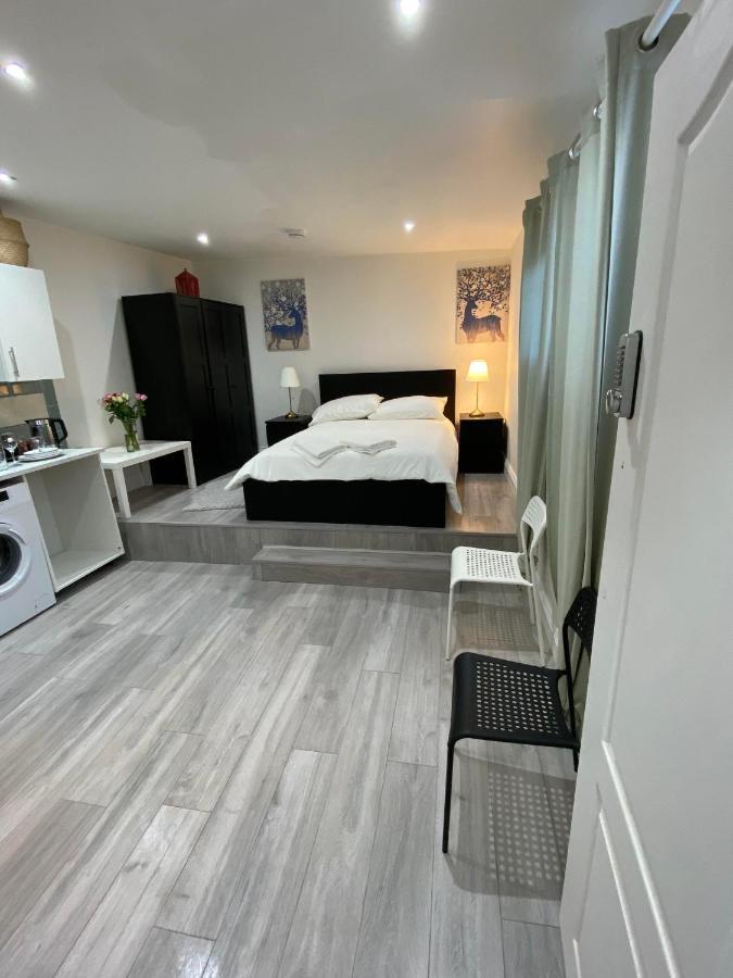 Charming Studio Apartment In Londres Exterior foto